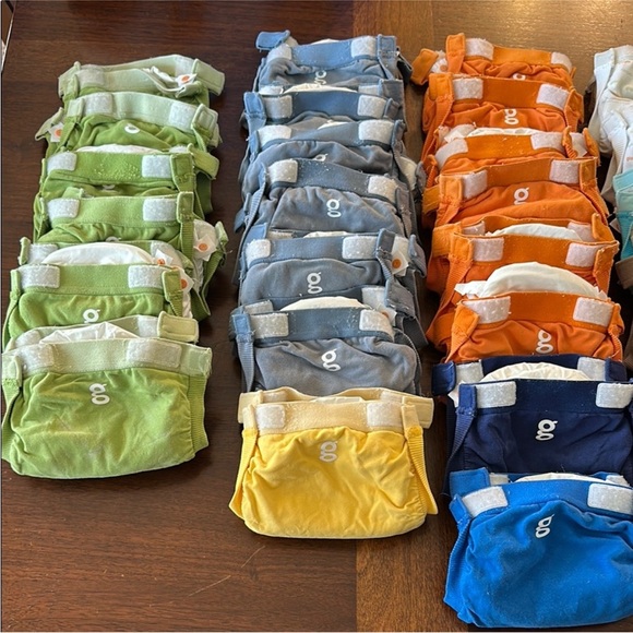 74pc Bulk lot Gdiaper size small lot - Picture 1 of 3